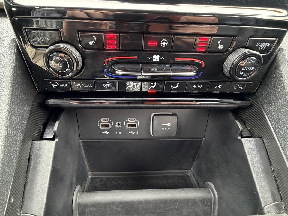 Used 2025 Jeep Grand Cherokee Limited AWD/4WD image 24