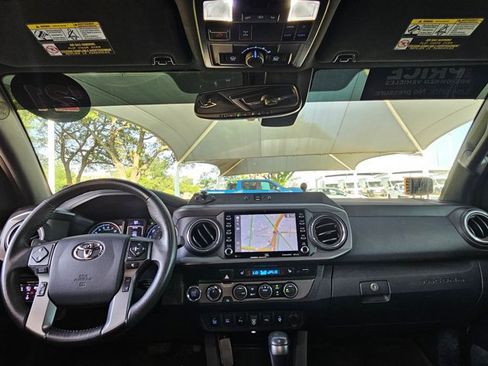 Used 2021 Toyota Tacoma TRD Off-Road w/ TRD Premium Off Road Package AWD/4WD image 16
