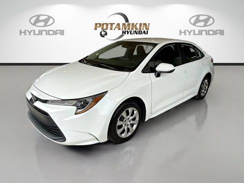 Used 2024 Toyota Corolla LE FWD image 1