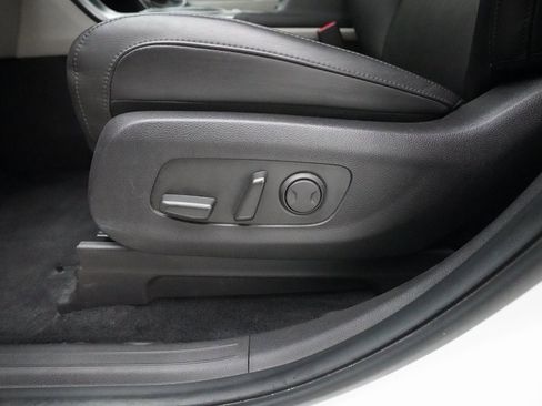 Certified 2024 Kia Carnival LX image 29