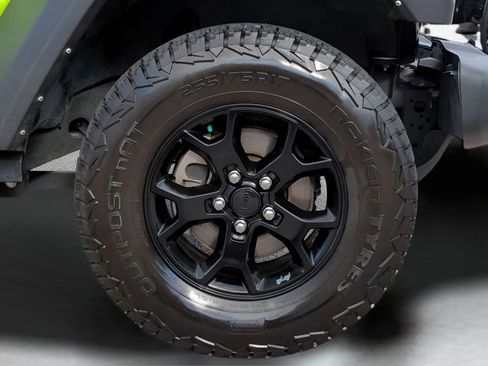 Used 2021 Jeep Wrangler Unlimited Sport image 11