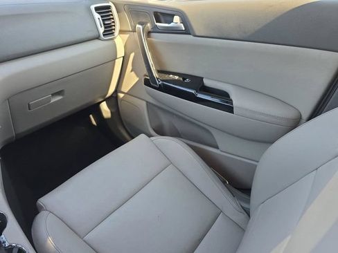 Used 2019 Kia Sportage EX FWD image 18
