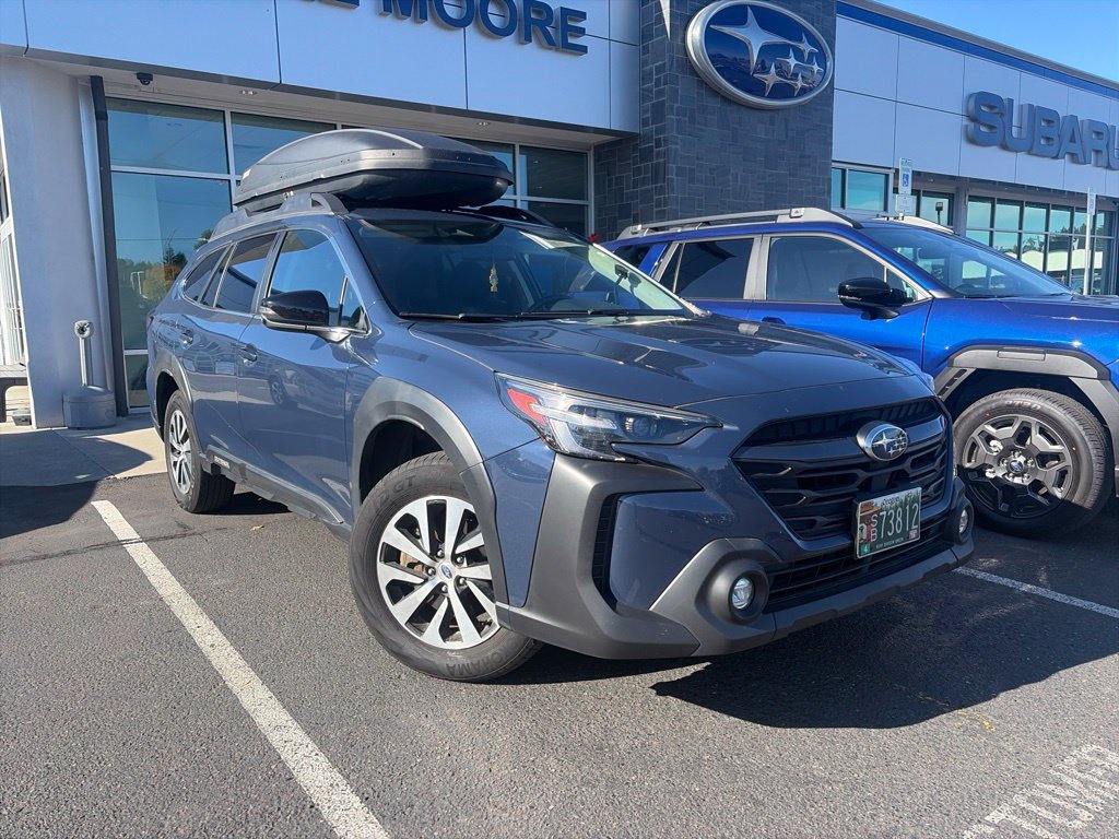Used 2024 Subaru Outback Premium AWD/4WD image 1