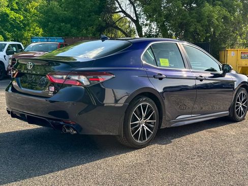 Used 2021 Toyota Camry SE w/ Cold Weather Package AWD/4WD image 3