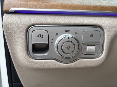 Used 2022 Mercedes-Benz GLE 350 4MATIC w/ Premium Package image 45