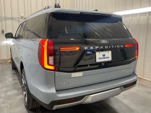 Used 2026 Ford Expedition Max Platinum w/ Platinum Ultimate Package AWD/4WD image 22