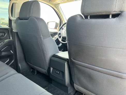 Certified 2025 Nissan Frontier SV AWD/4WD image 14