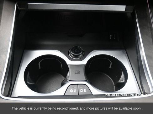 Used 2023 BMW X7 xDrive40i w/ Executive Package image 32