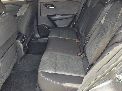 Used 2022 Nissan Rogue SV AWD/4WD image 12