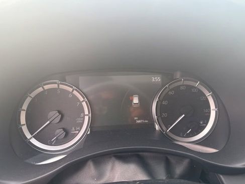 Used 2023 Toyota Highlander L image 12