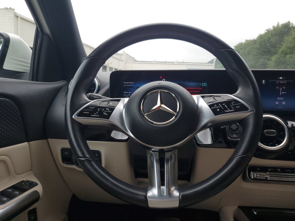 Used 2025 Mercedes-Benz GLA 250 4MATIC image 20