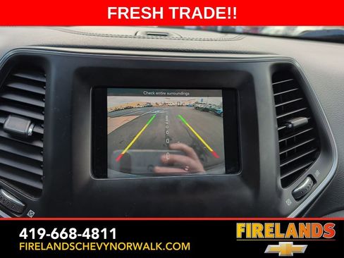 Used 2020 Jeep Cherokee Latitude Plus w/ Cold Weather Group image 33