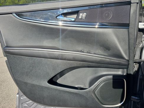 Used 2023 Lincoln Nautilus Standard w/ Premium Package image 27