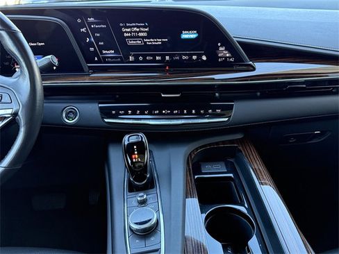 Used 2021 Cadillac Escalade Premium Luxury w/ Driver Assist Tech Package image 15