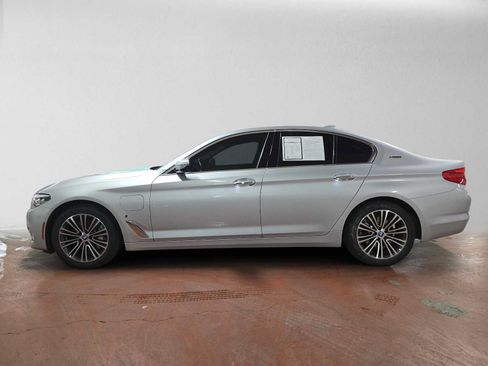 Used 2018 BMW 530e xDrive w/ Premium Package 2 AWD/4WD image 6