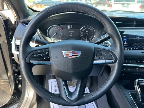 Used 2021 Cadillac XT4 Premium Luxury w/ Sun And Sound Package AWD/4WD image 16