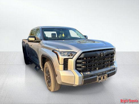 Used 2022 Toyota Tundra SR5 RWD image 5