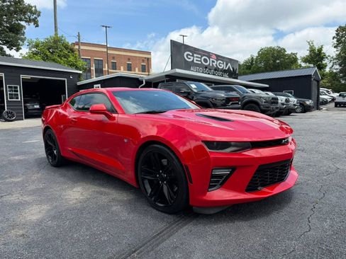 Used 2018 Chevrolet Camaro SS RWD image 4