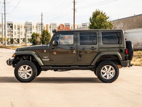 Used 2016 Jeep Wrangler Unlimited Sahara w/ Max Tow Package image 29