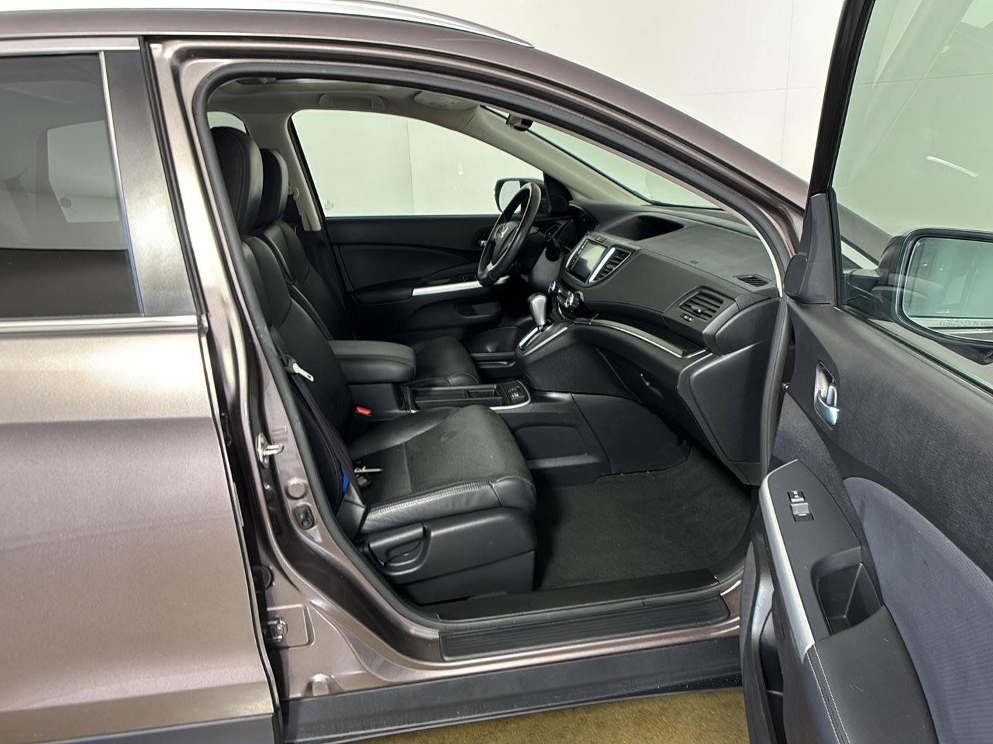 Used 2016 Honda CR-V Touring image 20