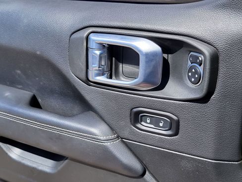 Used 2021 Jeep Wrangler Unlimited Rubicon AWD/4WD image 12