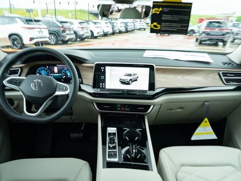 New 2026 Volkswagen Atlas SE FWD image 32