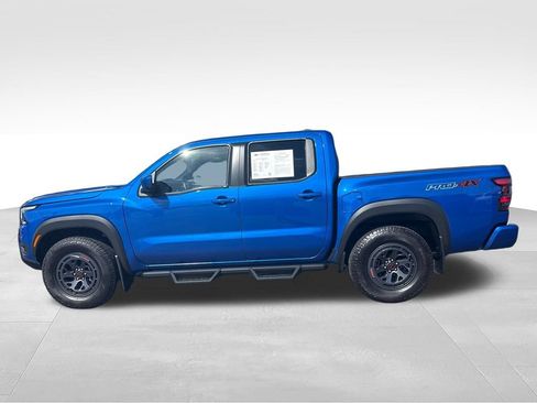 Used 2025 Nissan Frontier PRO-4X AWD/4WD image 2