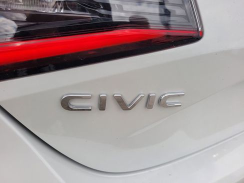 Used 2023 Honda Civic Sport image 10