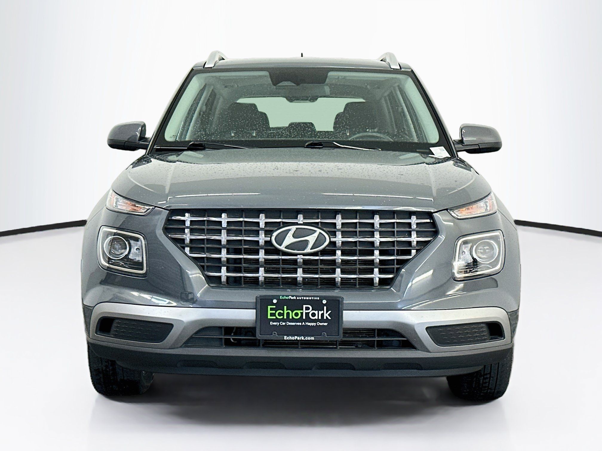 Used 2025 Hyundai Venue SEL FWD image 2