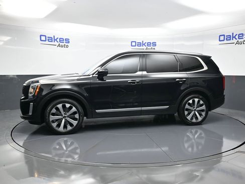 Certified 2022 Kia Telluride S image 5