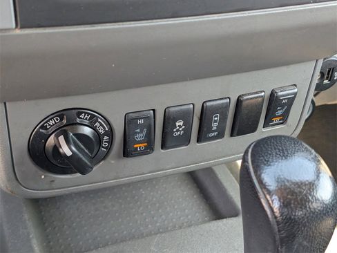 Used 2020 Nissan Frontier SV w/ Midnight Edition Floor Mats image 27