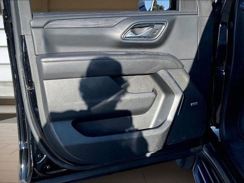 Used 2023 GMC Yukon XL SLT image 23