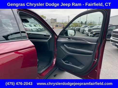 Certified 2023 Jeep Grand Cherokee Limited w/ Luxury Tech Group II AWD/4WD image 8