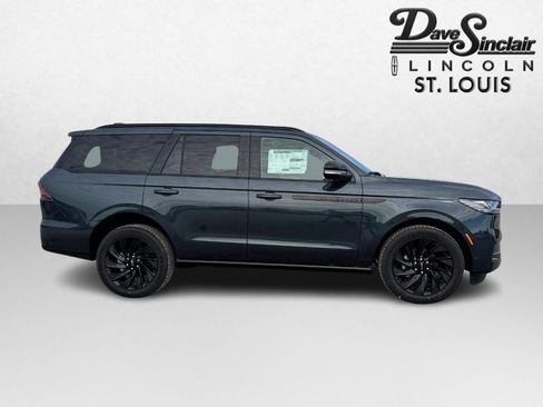 Used 2025 Lincoln Navigator Reserve w/ Jet Appearance Package AWD/4WD image 4