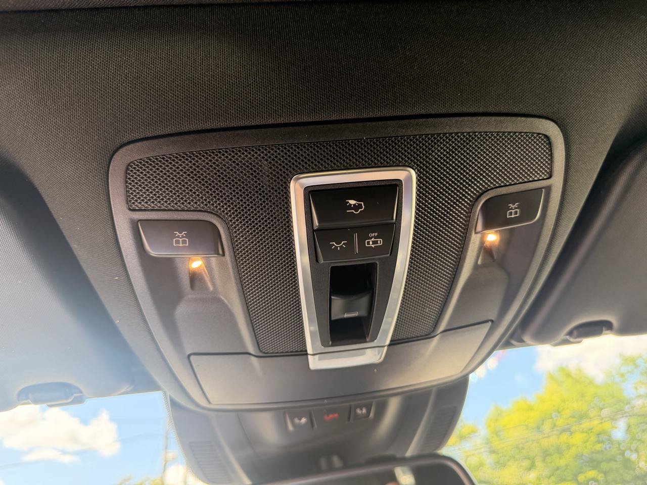 Used 2019 Mercedes-Benz GLE 400 4MATIC w/ Premium 1 Package image 38