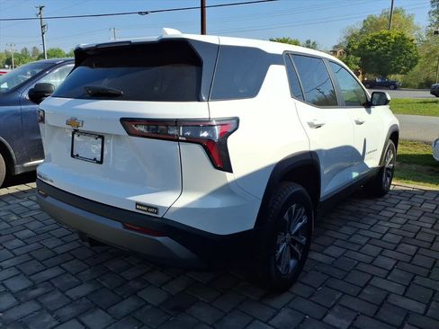 Used 2025 Chevrolet Equinox LT AWD/4WD image 4