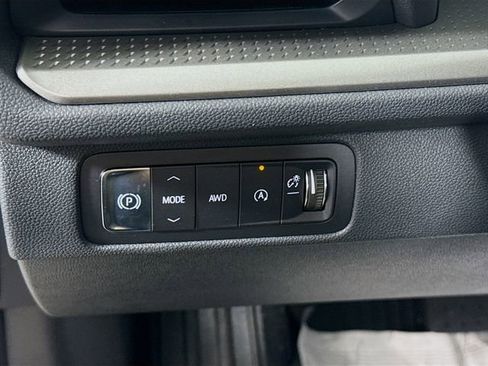 New 2026 Chevrolet Traverse LT w/ Sun and Wheel Package AWD/4WD image 12