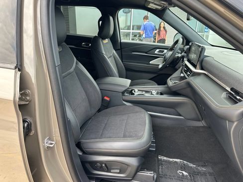 New 2026 Ford Explorer Tremor w/ Tremor Ultimate Package AWD/4WD image 38