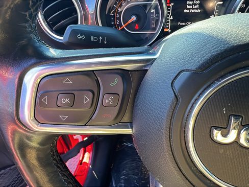 Used 2019 Jeep Wrangler Unlimited Sahara image 25