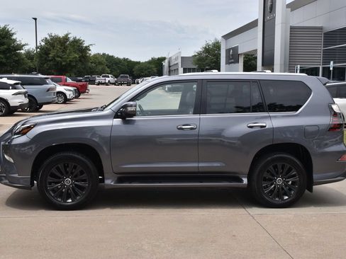 Used 2023 Lexus GX 460 Premium w/ Accessory Package AWD/4WD image 13