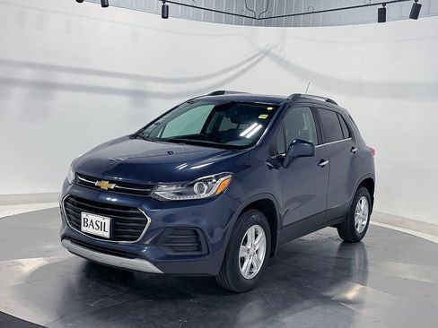 Used 2018 Chevrolet Trax LT w/ LT Convenience Package AWD/4WD image 8