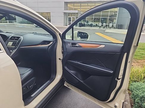 Used 2018 Lincoln MKC Reserve AWD/4WD image 19