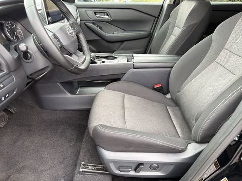 Certified 2025 Nissan Rogue SV image 20