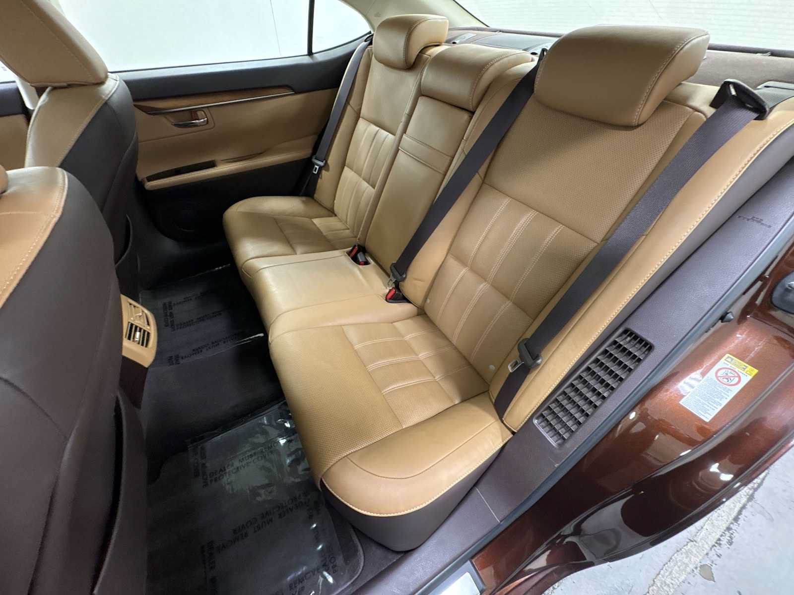 Used 2016 Lexus ES 300h w/ Luxury Package w/Wood Trim FWD image 25