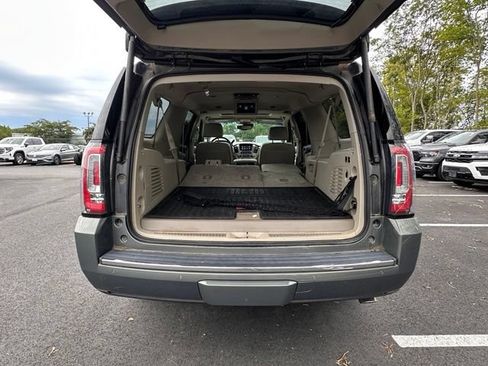 Used 2017 GMC Yukon XL Denali w/ Open Road Package AWD/4WD image 13