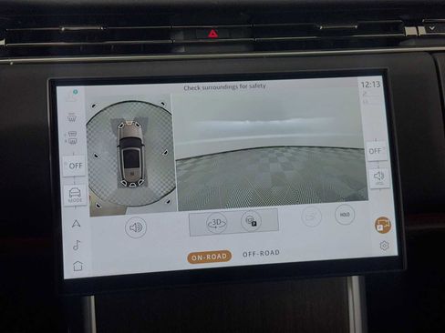 New 2025 Land Rover Range Rover Long Wheelbase SE image 14