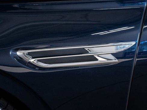 Used 2020 Bentley Flying Spur W12 image 21