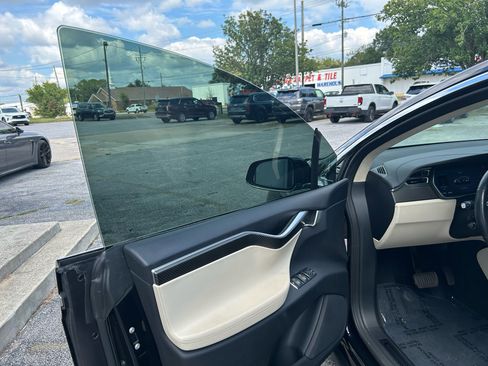 Used 2017 Tesla Model X 100D image 23
