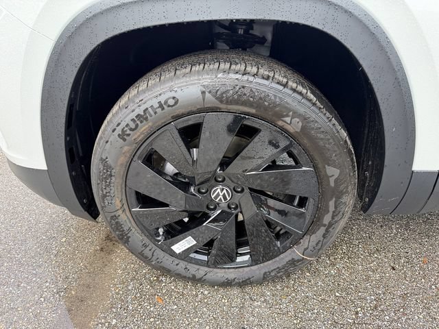 New 2026 Volkswagen Atlas Cross Sport SE FWD image 17