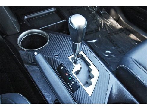 Used 2015 Toyota RAV4 Limited image 27